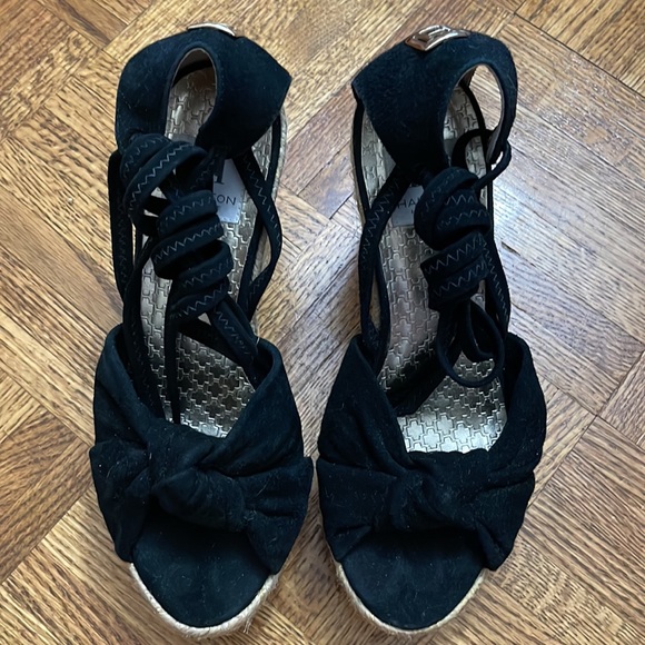 Halston - Picture 5 of 17